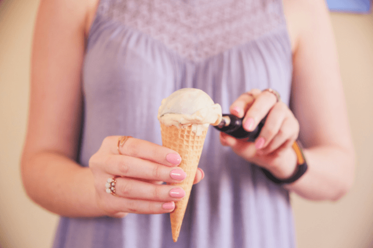 Easy way to scoop ice cream 